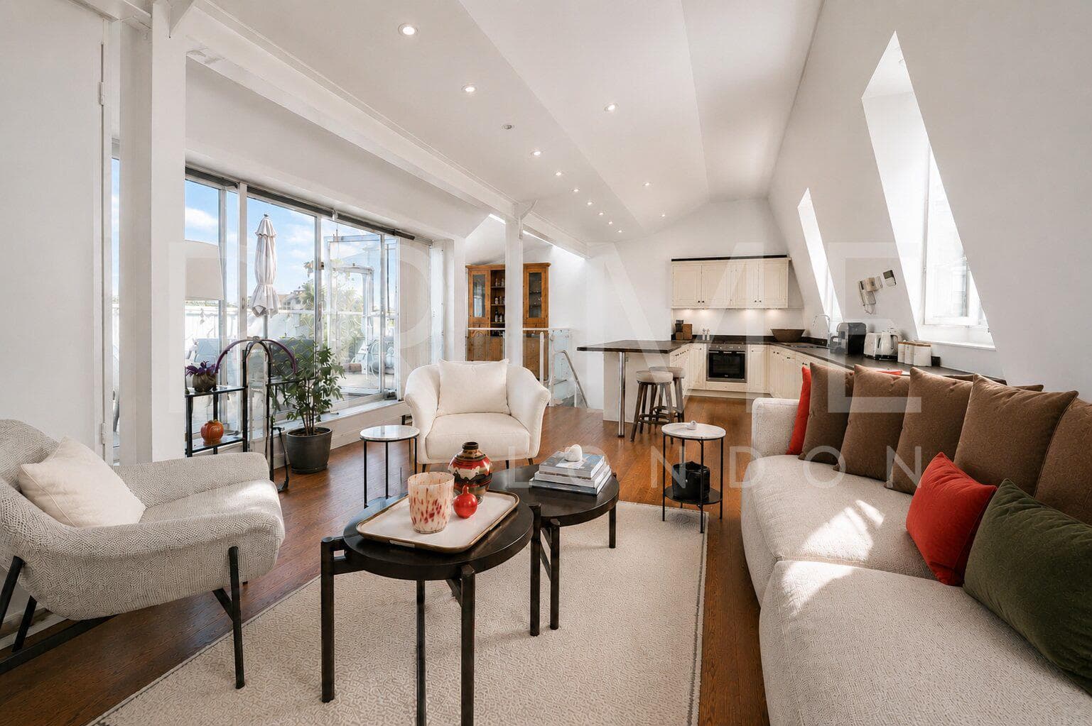 Carlyle Court, Chelsea Harbour, London